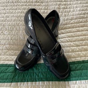 Tahari Women’s black patent heels